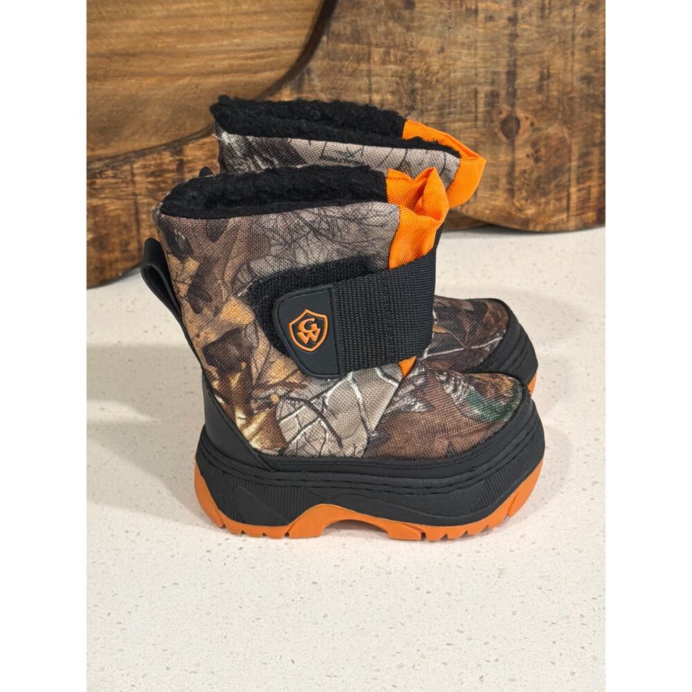 Game Winner toddler camouflage boots size 5